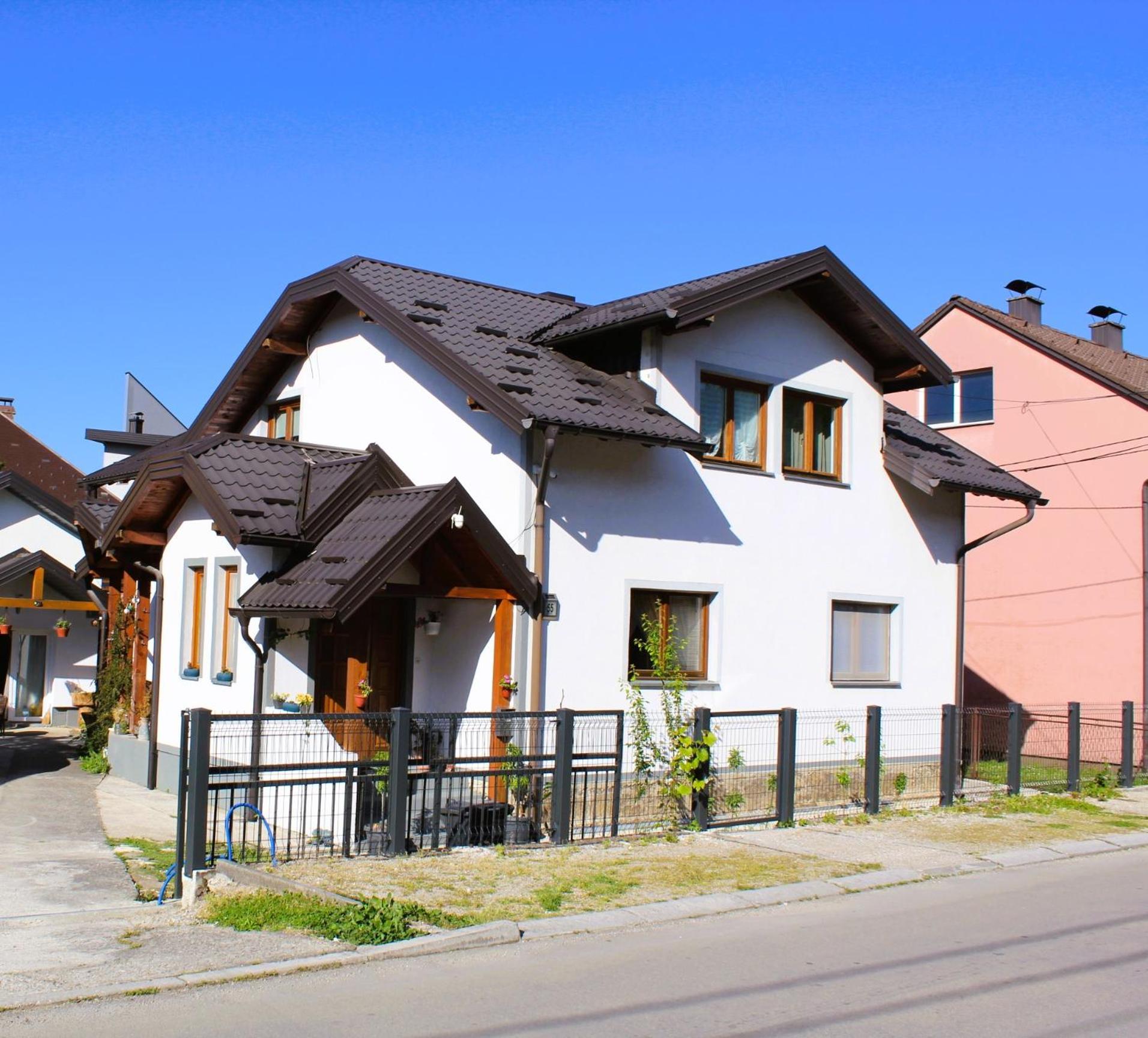 Svila Apartmani Бихач Экстерьер фото